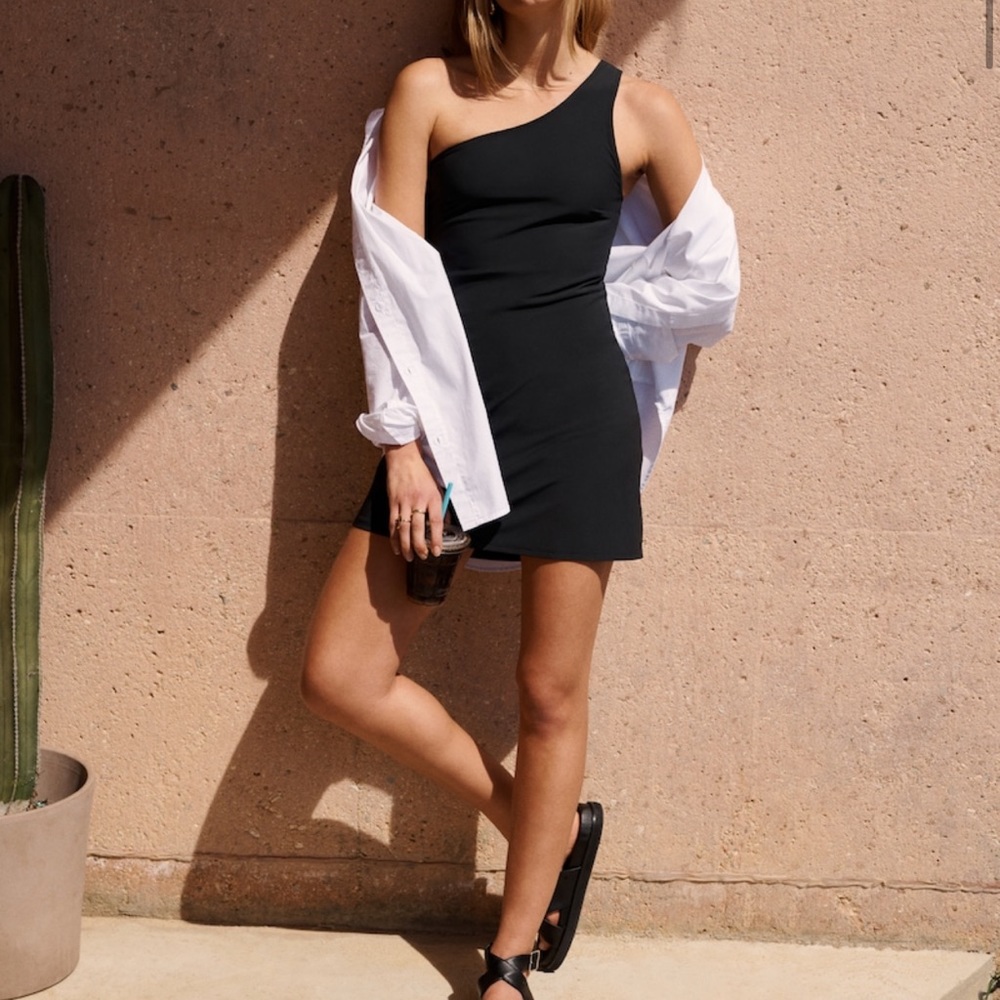 Abercrombie one shoulder traveler dress